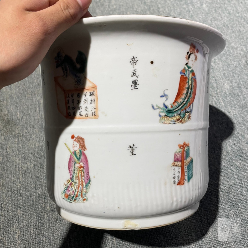 清道光 粉彩无双谱花器 - 图9